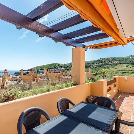 Townhouse With Great Sea Views In Riviera Del Sol Malaga