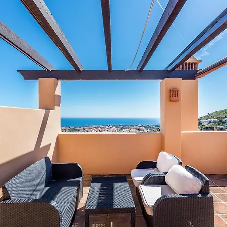 Townhouse With Great Sea Views In Riviera Del Sol