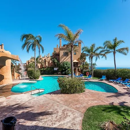 Townhouse With Great Sea Views In Riviera Del Sol
